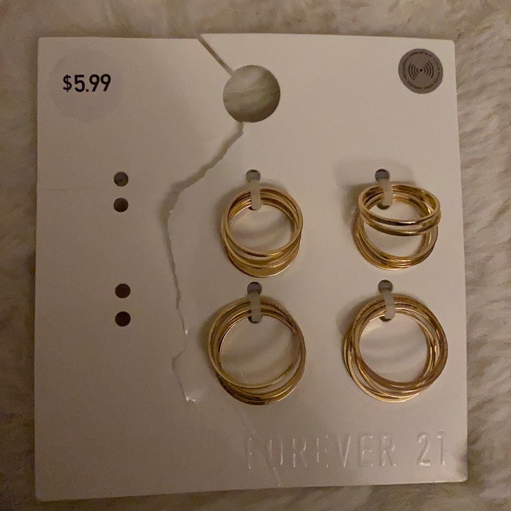 Gold finger rings